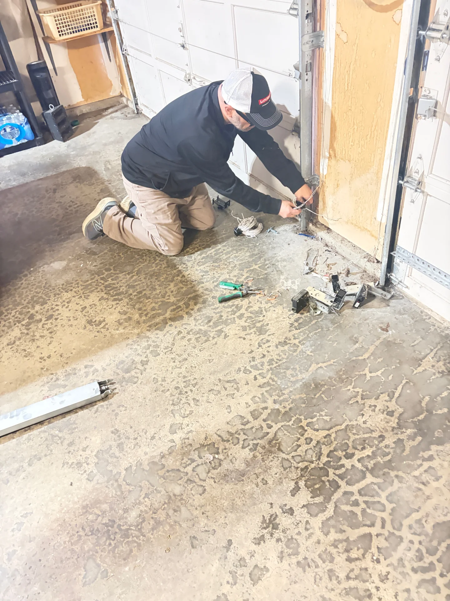 Bottom seal repair East Renton Highlands