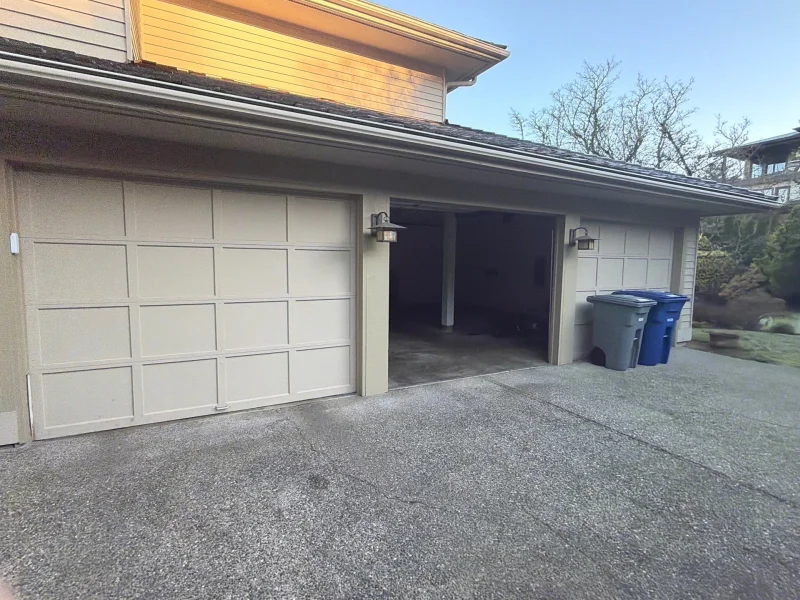 Garage door repair Clyde Hill WA