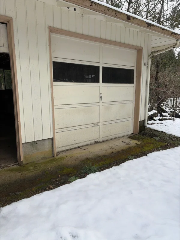Kent garage door technician