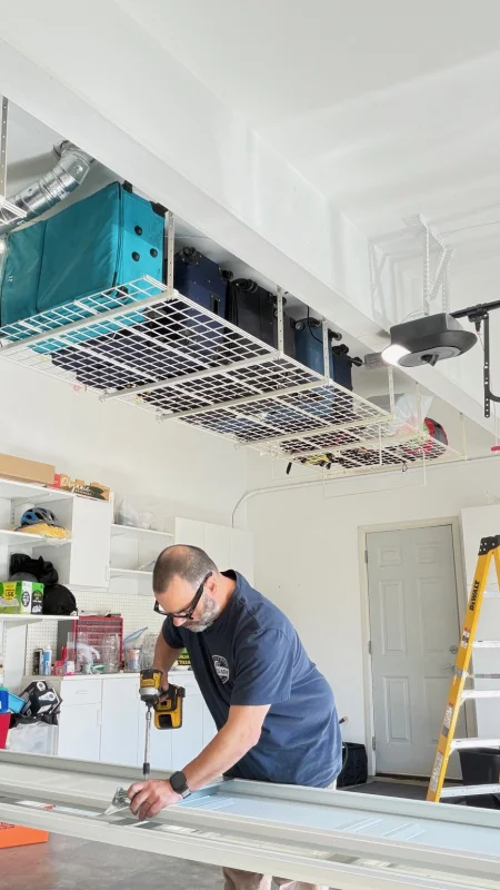 Garage door repair technician Seattle Eastside