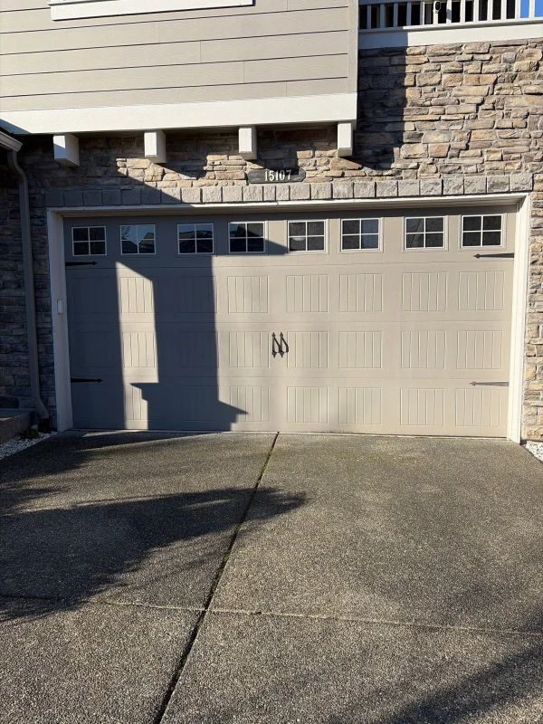 Woodinville garage door technician