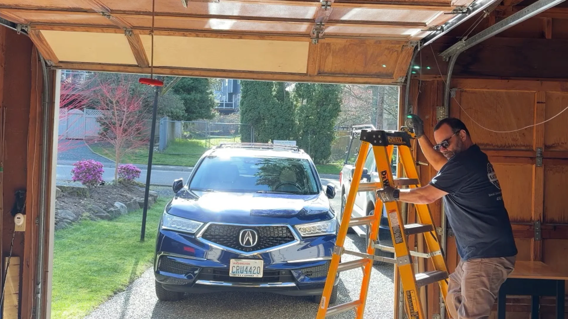 Track repair tech Sammamish WA